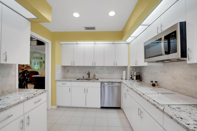 4114 W Palm Aire Drive 141B, Pompano Beach, FL 33069