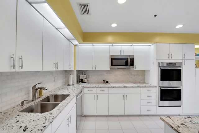 4114 W Palm Aire Drive 141B, Pompano Beach, FL 33069