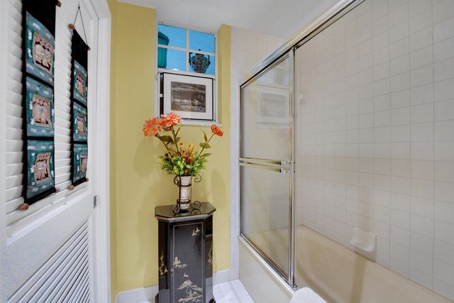 4114 W Palm Aire Drive 141B, Pompano Beach, FL 33069