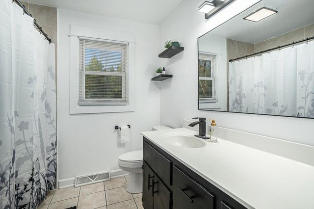 8035 48th Avenue, Hudsonville, MI 49426