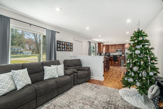 8035 48th Avenue, Hudsonville, MI 49426