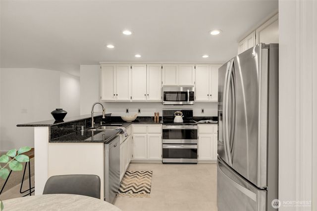 24325 SE 40th Place, Sammamish, WA 98029