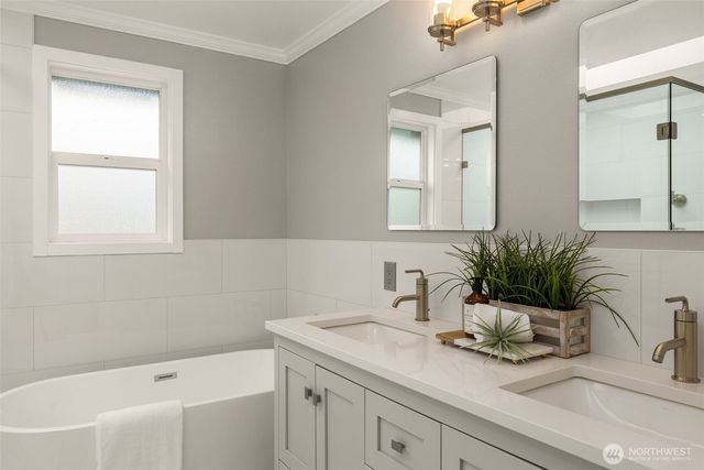 24325 SE 40th Place, Sammamish, WA 98029