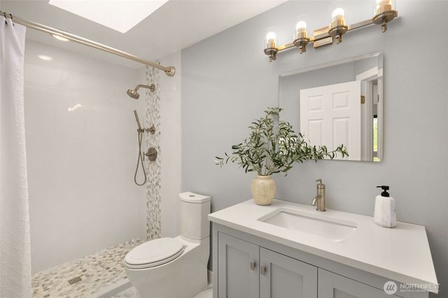 24325 SE 40th Place, Sammamish, WA 98029