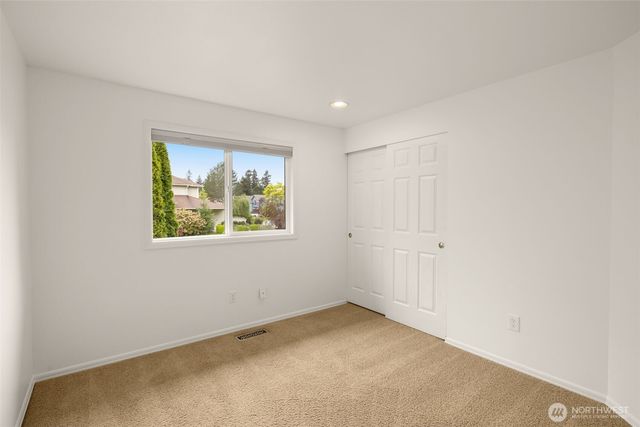 24325 SE 40th Place, Sammamish, WA 98029