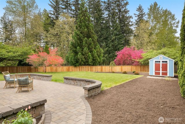 24325 SE 40th Place, Sammamish, WA 98029