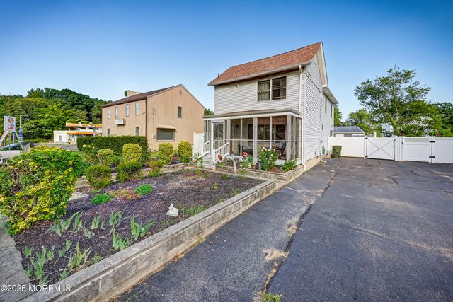 557 Lloyd Road, B, Hazlet, NJ 07730