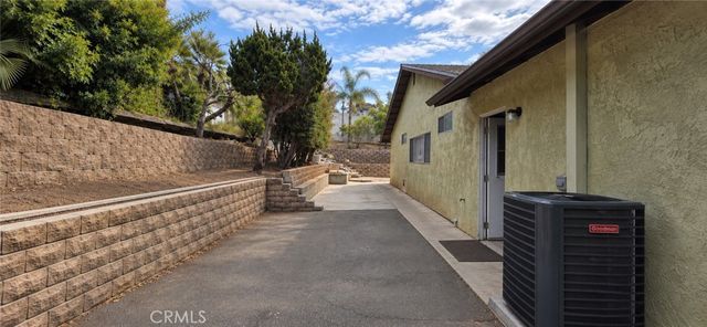 1192 Caren Road, Vista, CA 92083