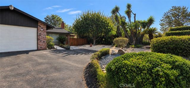 1192 Caren Road, Vista, CA 92083