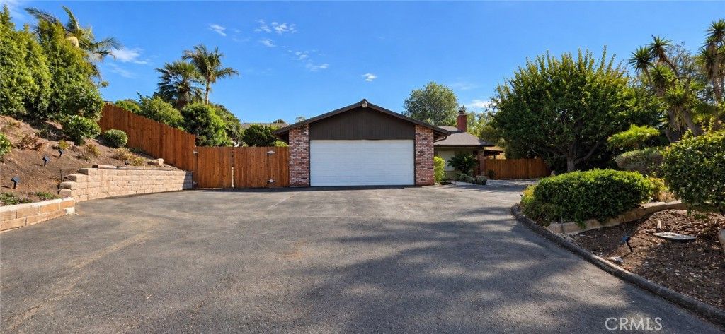 1192 Caren Road, Vista, CA 92083