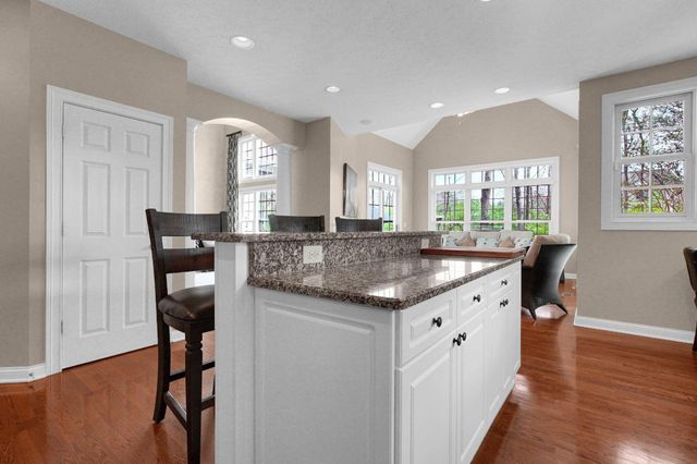80 Timberknoll Loop, Powell, OH 43065