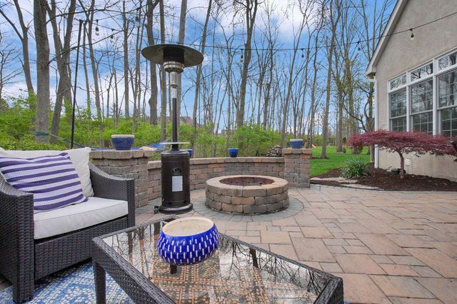 80 Timberknoll Loop, Powell, OH 43065