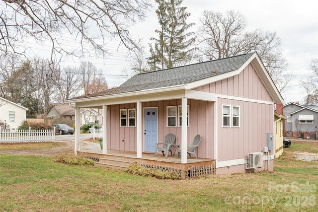 606 Ray Avenue, Hendersonville, NC 28792