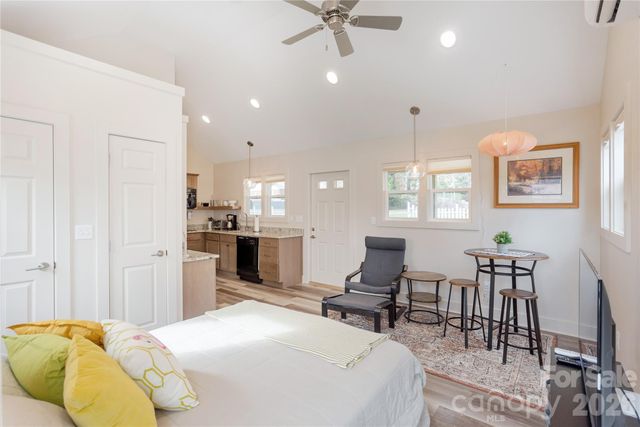 606 Ray Avenue, Hendersonville, NC 28792