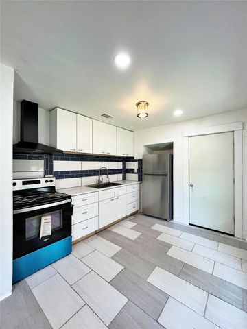 601 Blevins Street, Fort Worth, TX 76111