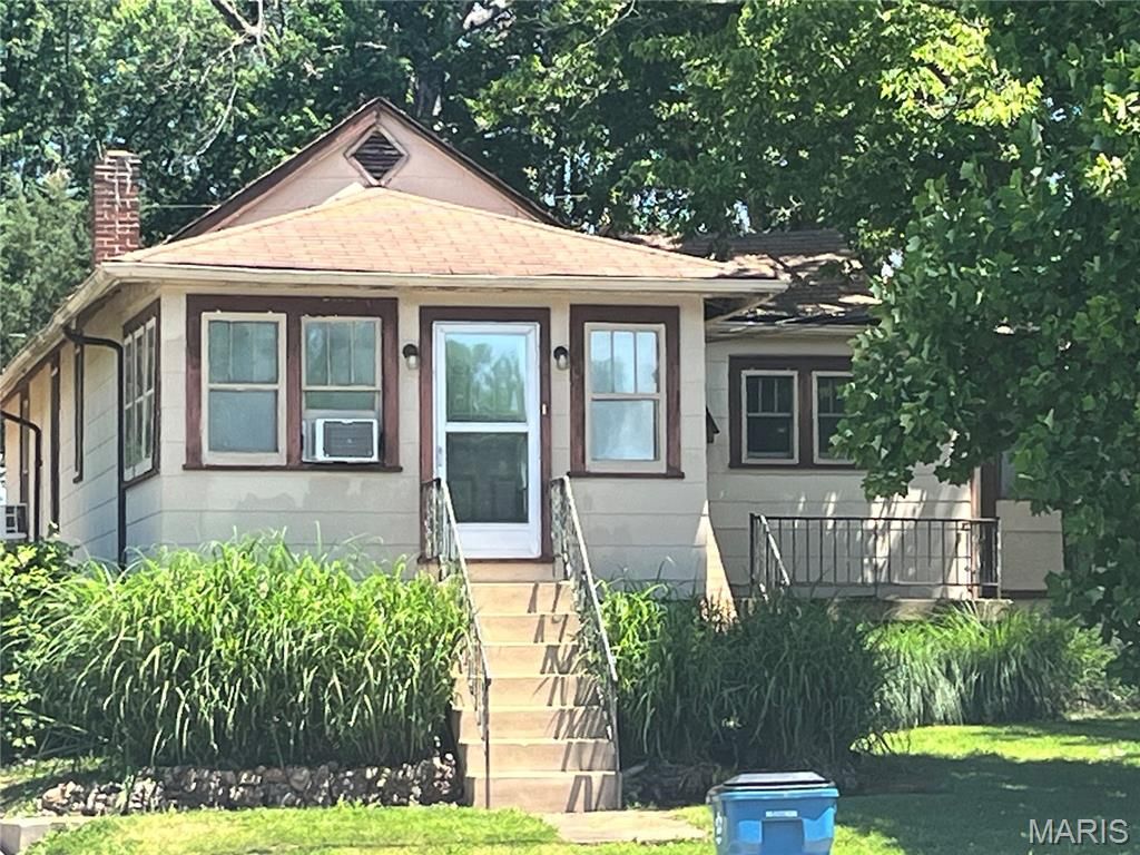 4938 Lemay Ferry Road, St Louis, MO 63129