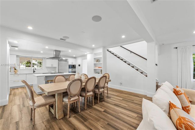 5236 Pine Tree Dr, Miami Beach, FL 33140
