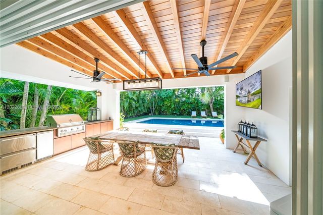 5236 Pine Tree Dr, Miami Beach, FL 33140