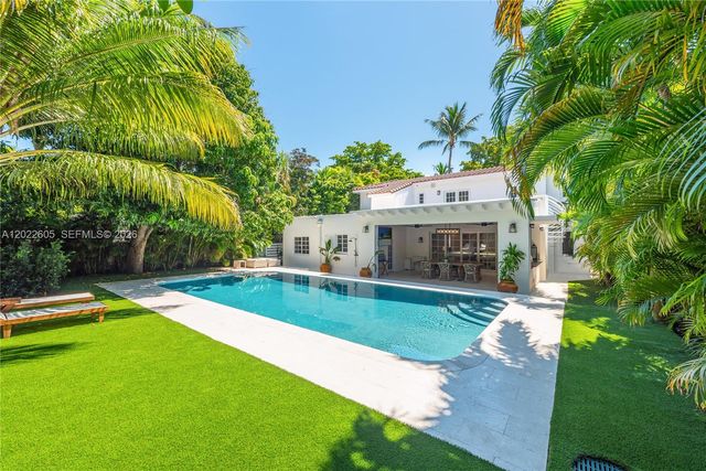 5236 Pine Tree Dr, Miami Beach, FL 33140