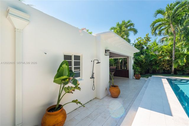5236 Pine Tree Dr, Miami Beach, FL 33140