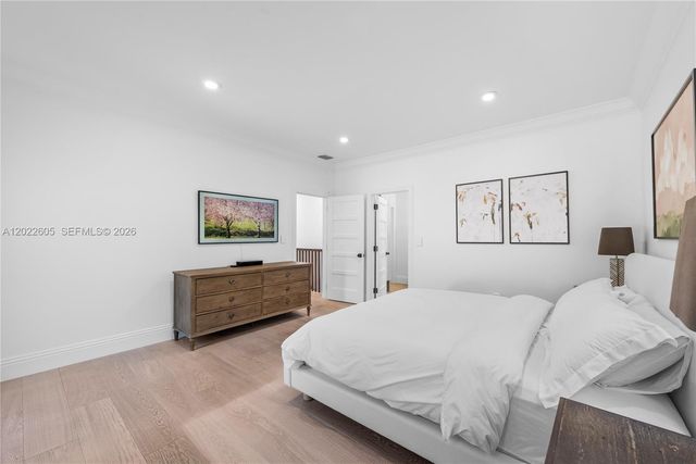 5236 Pine Tree Dr, Miami Beach, FL 33140