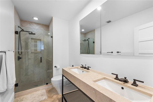 5236 Pine Tree Dr, Miami Beach, FL 33140