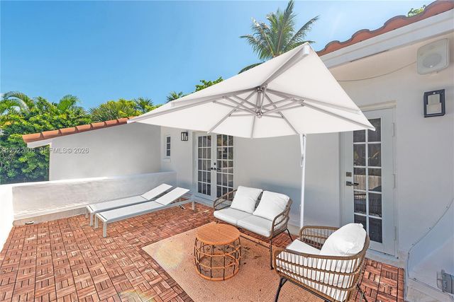 5236 Pine Tree Dr, Miami Beach, FL 33140