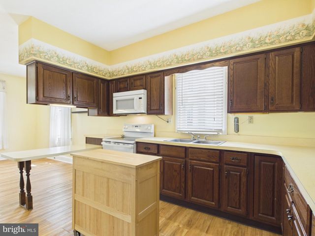 1040 PLEASANT GROVE RD, York Haven, PA 17370