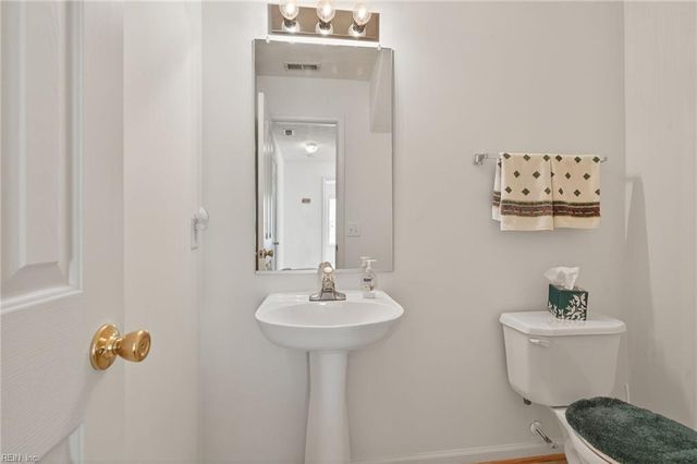 1112 Lady Ashley DR, Chesapeake, VA 23320