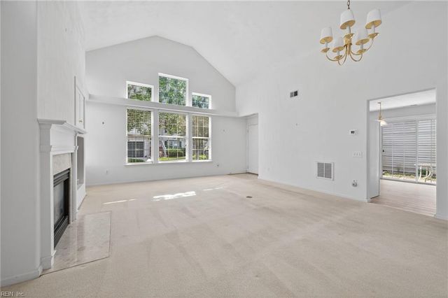 1112 Lady Ashley DR, Chesapeake, VA 23320