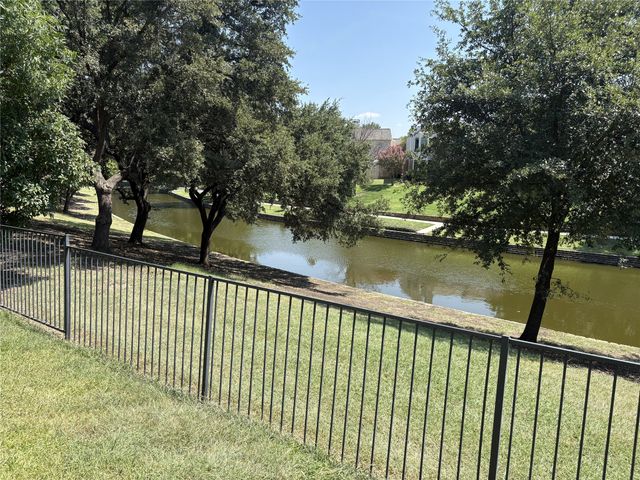 308 Riverwalk Lane, Irving, TX 75063
