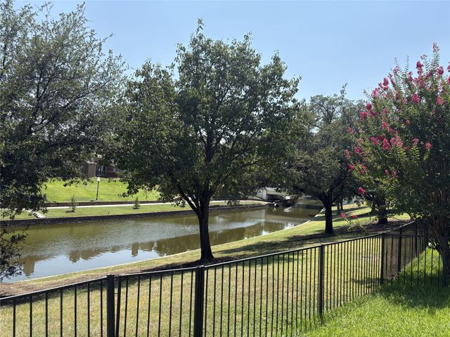 308 Riverwalk Lane, Irving, TX 75063