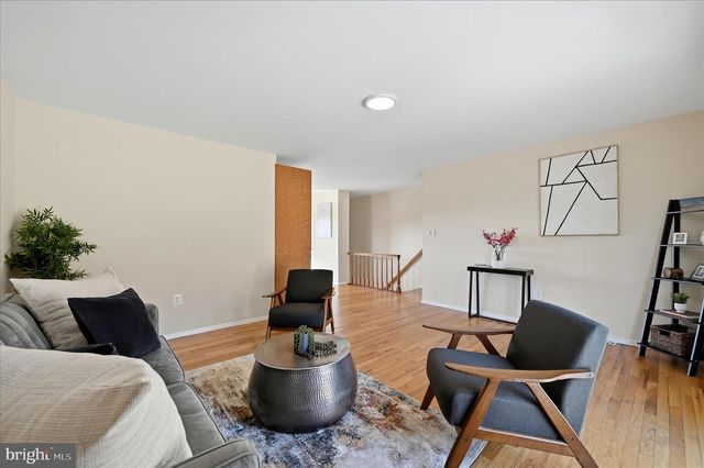 6511 CARRIAGE DR, Alexandria, VA 22310