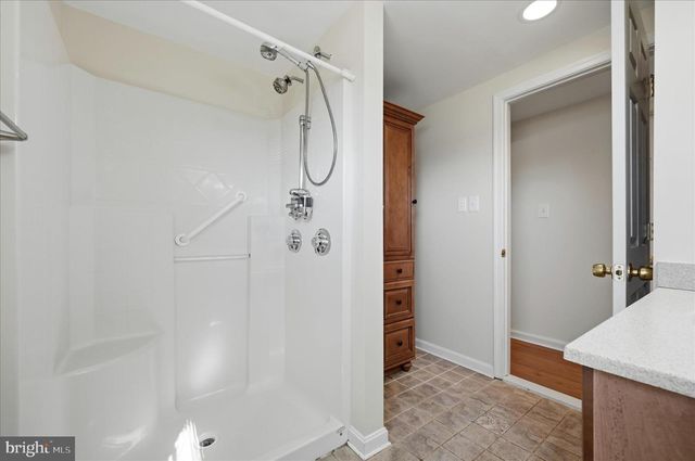 6511 CARRIAGE DR, Alexandria, VA 22310