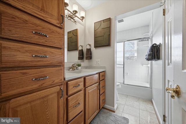 6511 CARRIAGE DR, Alexandria, VA 22310