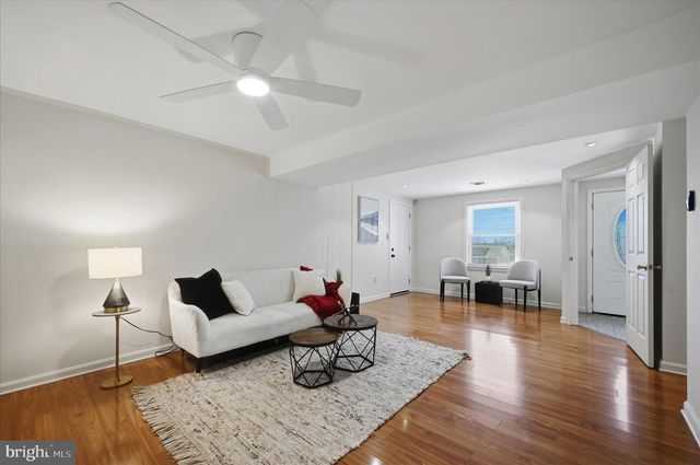 6511 CARRIAGE DR, Alexandria, VA 22310