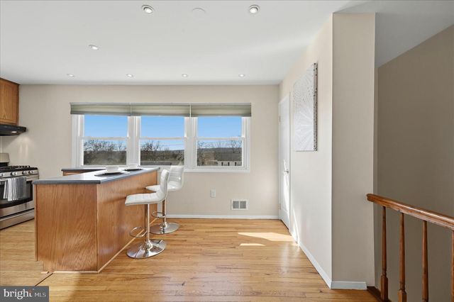 6511 CARRIAGE DR, Alexandria, VA 22310