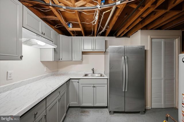 6511 CARRIAGE DR, Alexandria, VA 22310