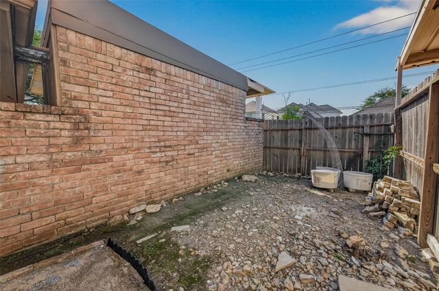 13175 Clarewood Drive, Houston, TX 77072