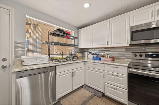 13175 Clarewood Drive, Houston, TX 77072