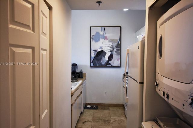 540 Brickell Key Dr 505, Miami, FL 33131