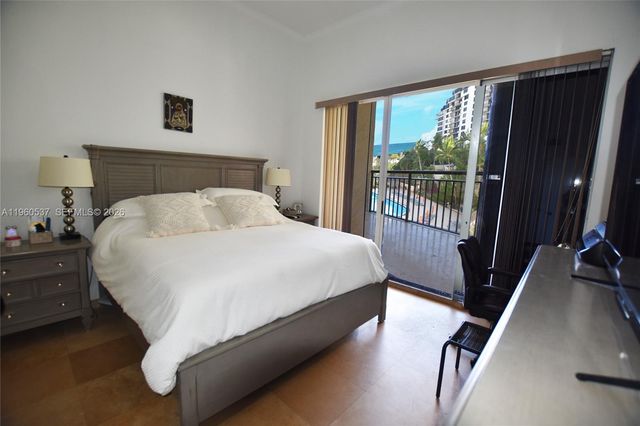 540 Brickell Key Dr 505, Miami, FL 33131