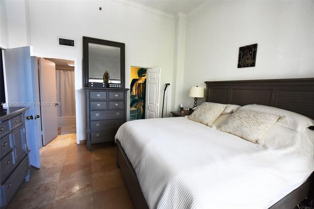 540 Brickell Key Dr 505, Miami, FL 33131