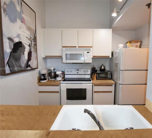 540 Brickell Key Dr 505, Miami, FL 33131