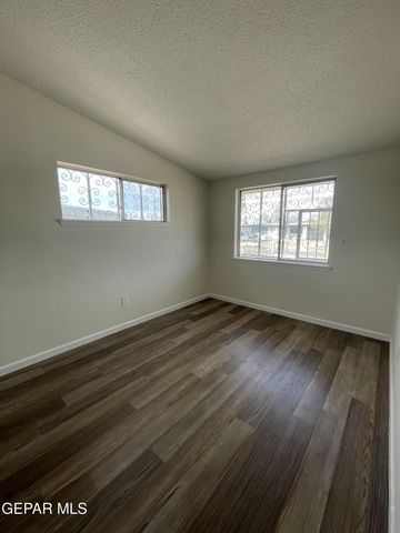 312 GRAPHITE Drive, El Paso, TX 79932