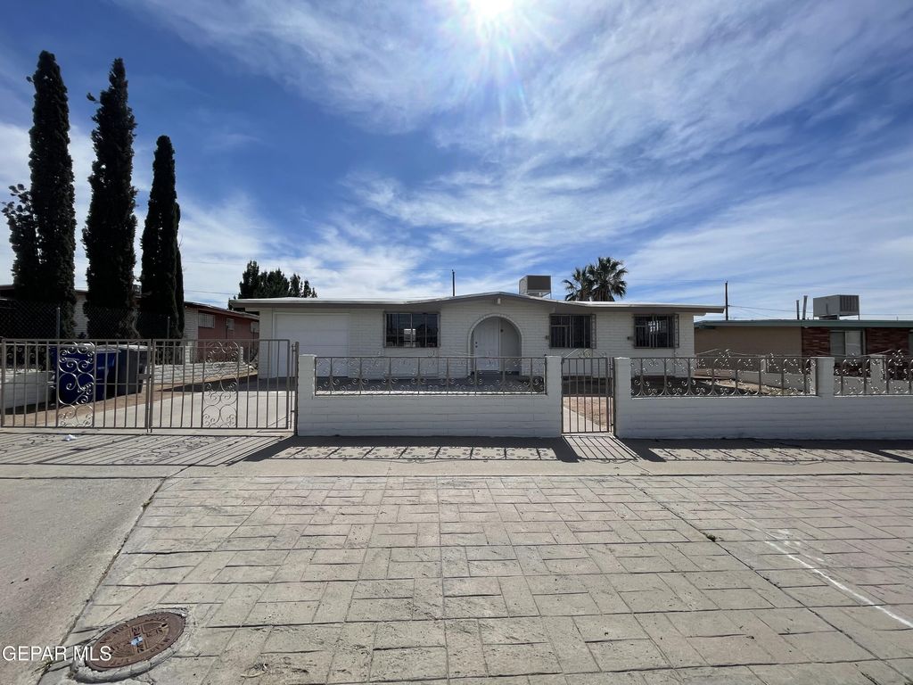 312 GRAPHITE Drive, El Paso, TX 79932