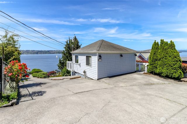 4806 Tok a Lou Avenue NE, Tacoma, WA 98422