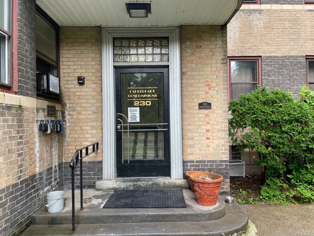 230 Farmington Avenue APT C4, Hartford, CT 06105