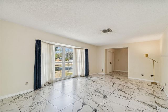 2027 PARK STREET N, St Petersburg, FL 33710