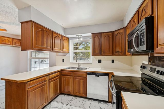 2027 PARK STREET N, St Petersburg, FL 33710